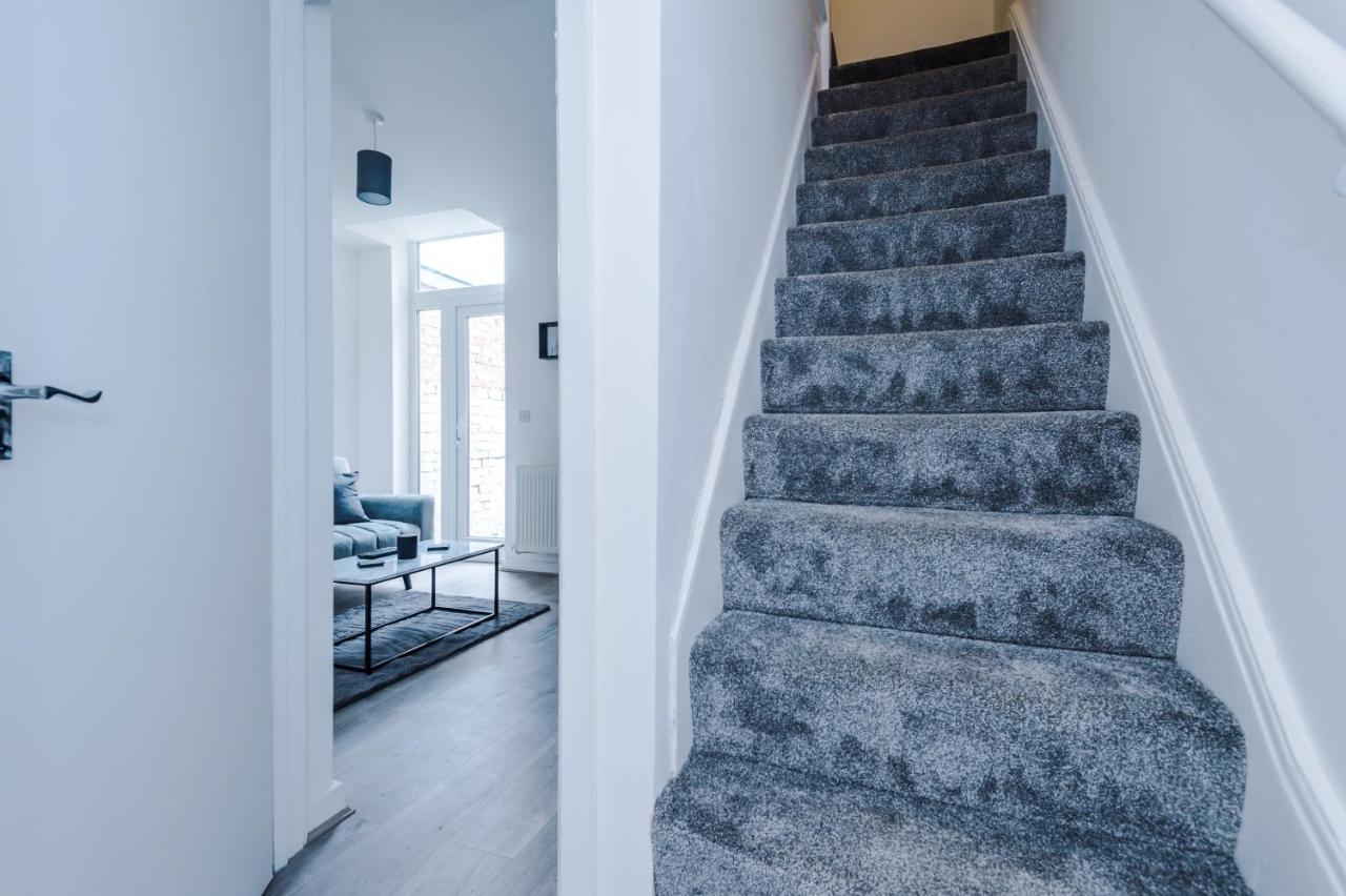 Cosy 3 Bed 3 Bath House - Central Liverpool -Self Check-In & Free Parking! Villa Exterior foto